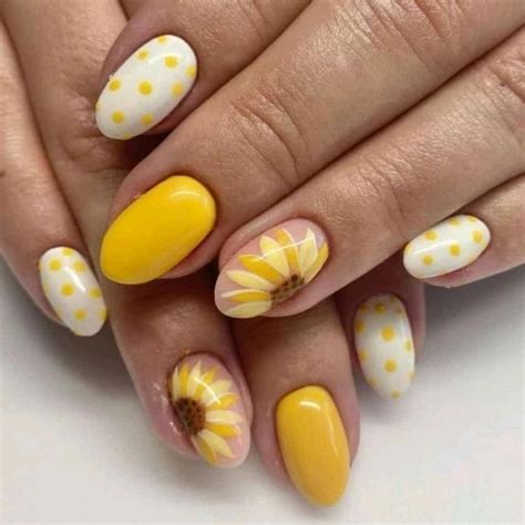 Pin By Maja Vipotnik On Pins By You Sunflower Nails Sunflower Nail