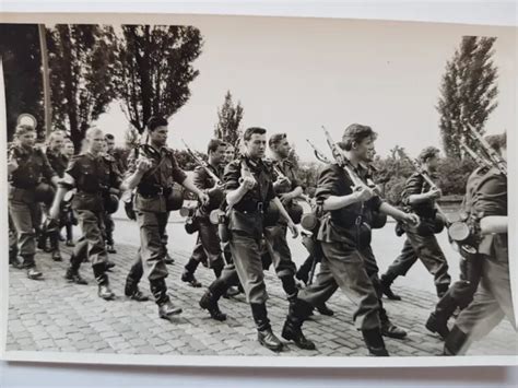 Foto Milit R Soldaten Marschieren Wehrmacht Wk Dr Ww Military Photo