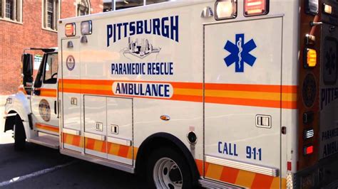 Pittsburgh Paramedic Rescue Ambulance 14 Returning To Station On Blvd Of The Allies In