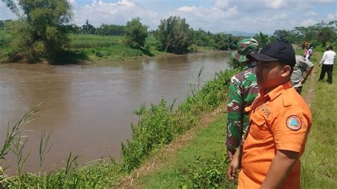 Warga Tulungagung Hilang Saat Cari Ikan Di Sungai Brantas