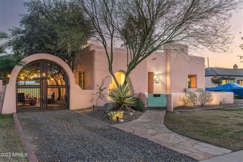 In the Pink: Enchanting Adobe Home in Phoenix Quickly Captivates a Buyer