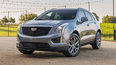 2022 Cadillac Xt5 Vs 2022 Cadillac Xt4 Comparison Kelley Blue Book