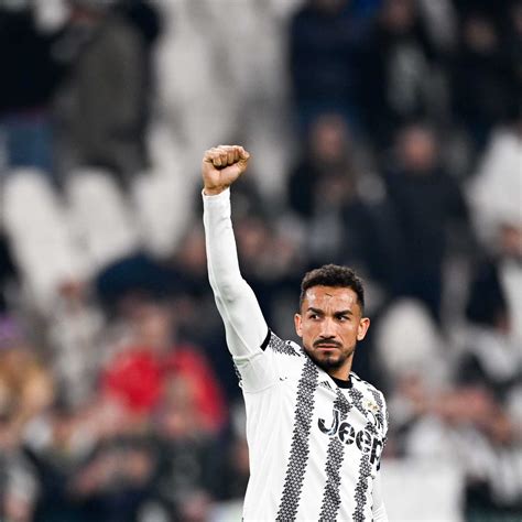 Ufficiale Danilo Rinnova Con La Juventus Fino Al