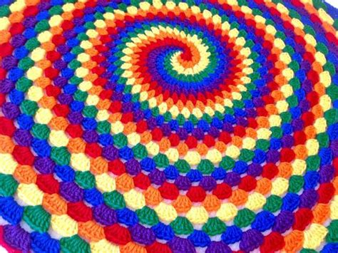 Crochet spiral blanket free pattern » Weave Crochet