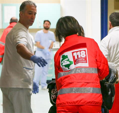 Bimba Cade In Piscina Salvata Dal Bagnino