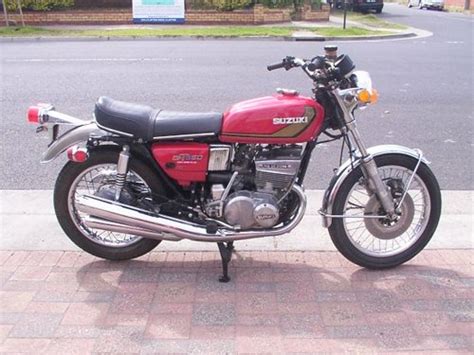 The Suzuki 550 At MotorBikeSpecs Net The Motorcycle Specification Database