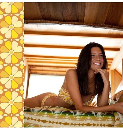 7 Hot Sexy Barbara McLean Bikini Pics