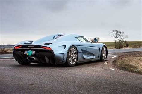 Watch the Koenigsegg Regera Execute a Brutal Rolling Burnout