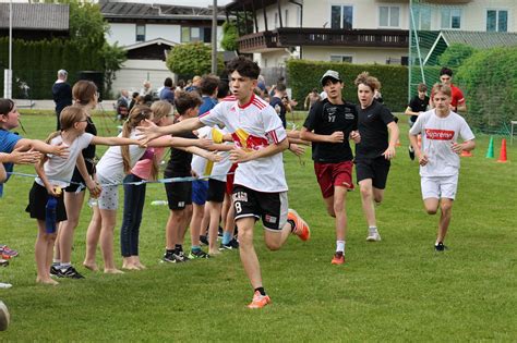 Spendenlauf In St Georgen Sch Ler Erlaufen Euro F R Guten Zweck