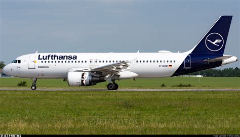 D AIZD Airbus A320 214 Lufthansa Tomas Cibulka JetPhotos