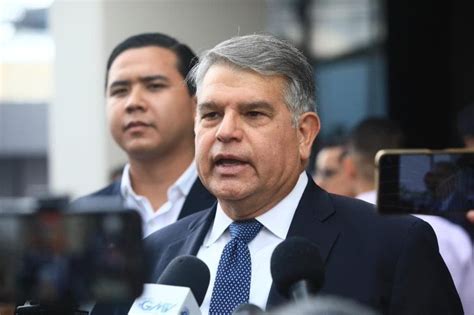 El Salvador Elige Entre La Democracia Y La Dictadura Dice Candidato