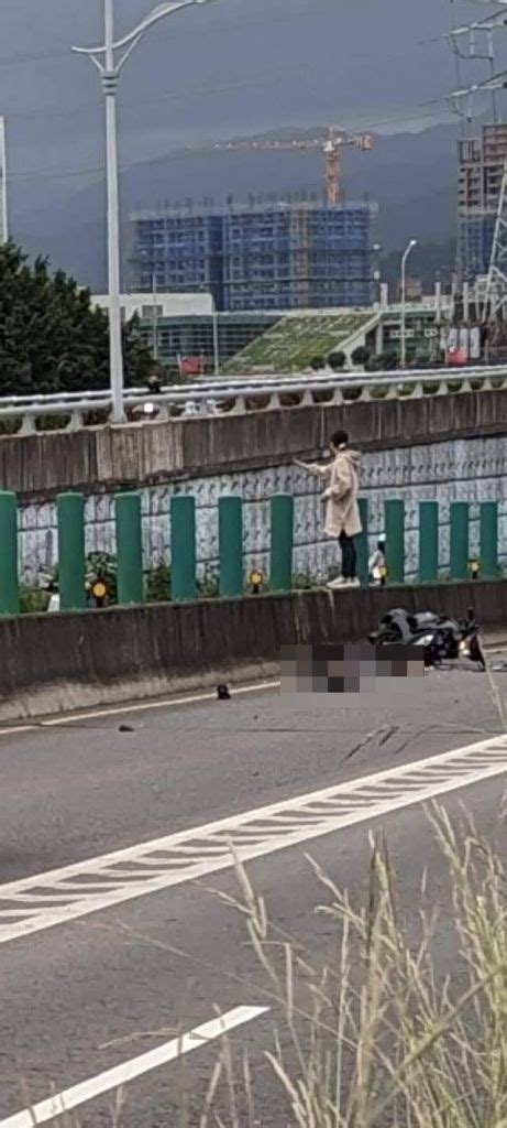 （車禍片）中和死亡車禍！機車騎士逆向與無照駕駛自小客車對撞 當場死亡