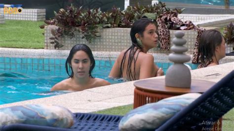 BBB 24 participantes pulam pelados na piscina após proposta de Davi