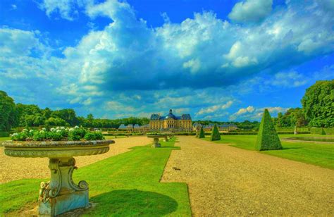 18 Vaux Le Vicomte Garden Ideas To Try This Year | SharonSable