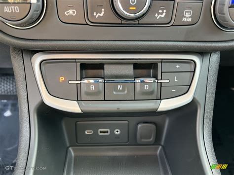 2023 Gmc Terrain Sle Awd Controls Photos