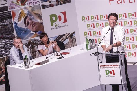 Pd Renzi Tira Dritto Referendum Cruciale Cuperlo Ci Porter Alla