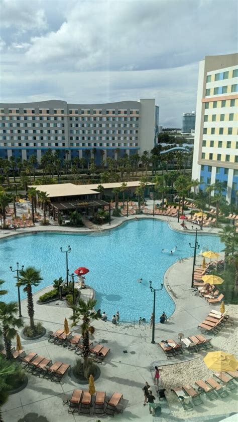 Universal Dockside Inn Review | Green Vacation Deals