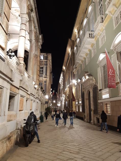 Imperia Tv Genova Via Garibaldi Ha Una Nuova Illuminazione