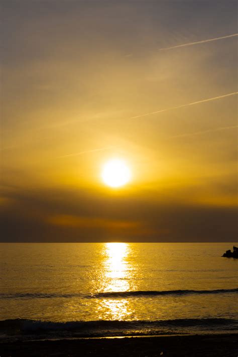 日本海に沈む夕日03 無料の高画質フリー写真素材 イメージズラボ