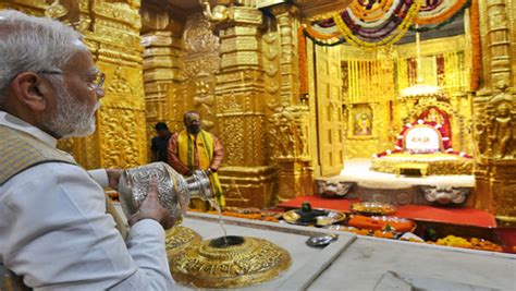 Pm Modi Offers Prayers At Somnath Temple Oneindia News