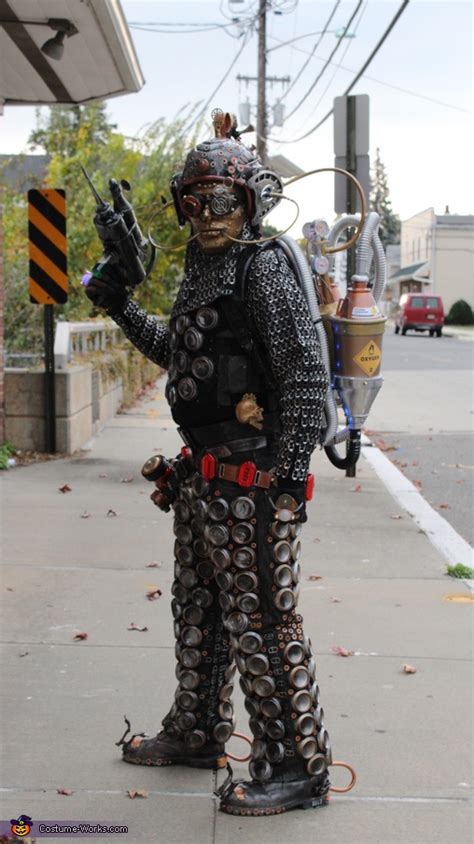 Extraterrestrial Cyborg Costume | Creative Costume Ideas - Photo 5/10