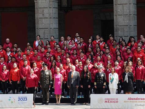 Felicita L Pez Obrador A Delegaci N Mexicana Por R Cord De Medallas En