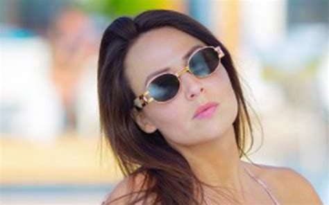 Tenille Dashwood Sizzles In String Bikini Photo Drop Weekly Geek