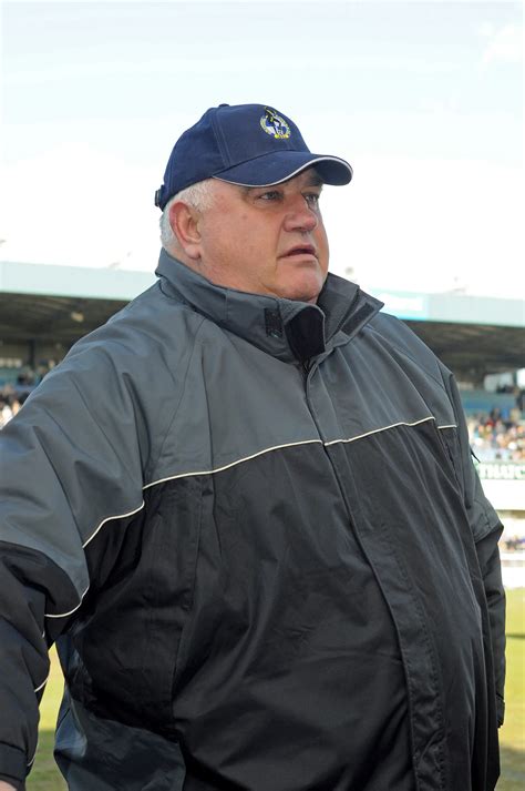 Fans across the nation mourn the loss of larry lloyd 21