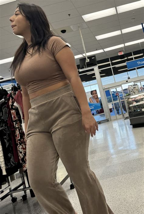 Hot College Latina Face Shots Bent Over Spandex Leggings Yoga Pants Forum