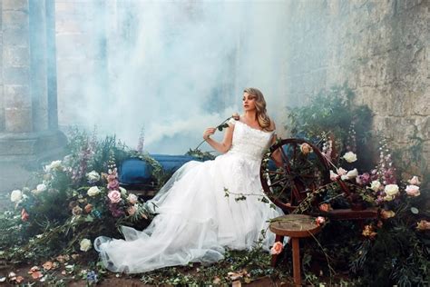 Bride HD Model Flower Smoke White Dress Woman Blonde Wedding Dress HD Wallpaper Rare