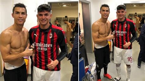 Cristiano Ronaldos Picture In The Locker Room Photobombed By A Naked Juventus Teammate Giorgio