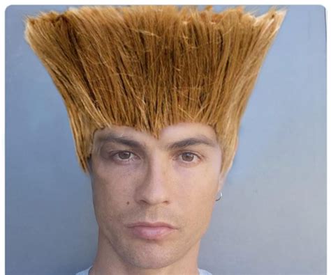 The Memes That Poke Fun At Cristiano Ronaldo S New Hairstyle Foto