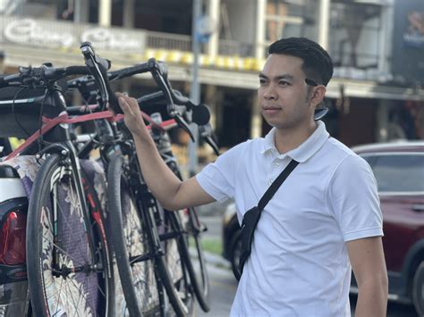 Hot boy người Lào Không đặt nặng thành tích được đạp xe ở Việt Nam là vui rồi