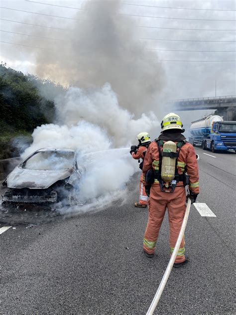 國一火燒車！警消到場滅火 路段回堵2公里｜東森新聞：新聞在哪 東森就在哪裡