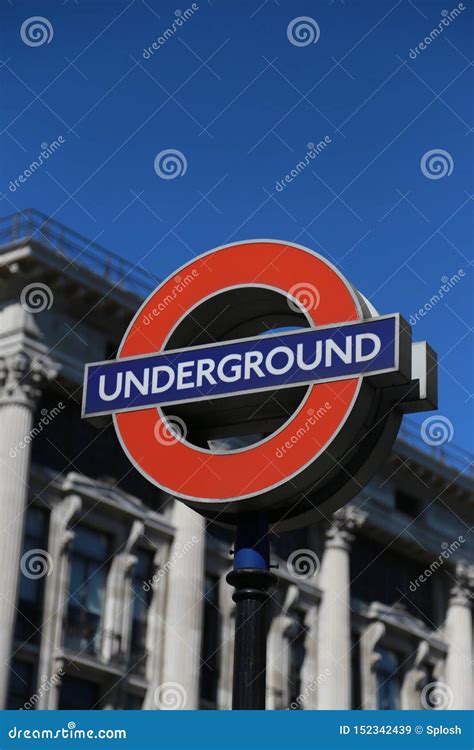 London Underground Sign Editorial Stock Image Image Of Metro 152342439