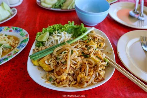 What is Thai Food? 40 Delicious Dishes & Drinks You Must Try!