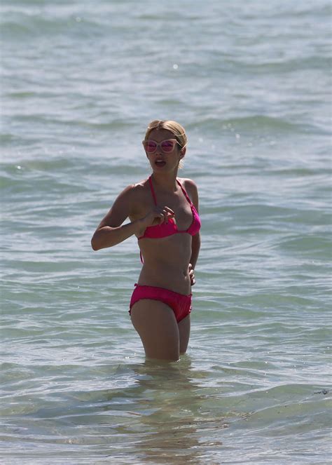 Emma Roberts In Pink Bikini In Miami Beach Gotceleb Hot Sex Picture