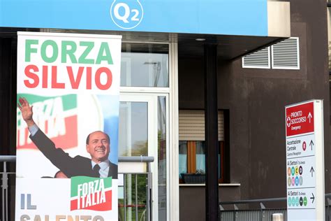 Per I Medici Berlusconi Sta Meglio E Risponde Bene Alle Terapie Lui