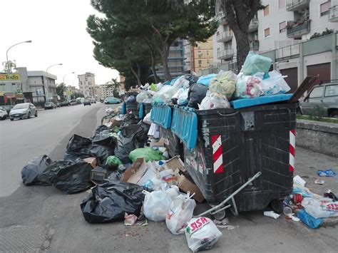 Rifiuti Ordinanze Dei Sindaci Nel Palermitano Per Non Bloccare La