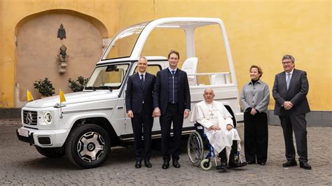 El Nuevo Papam Vil Del Papa Francisco Es Un Mercedes Benz Clase G El Ctrico