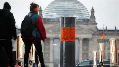 Zentrum für politische Schönheit Entschuldigung nach Kritik an Aktion