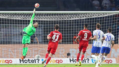 Hertha Bsc Verliert Gegen Den Hsv 0 1 Dem Abgrund Näher