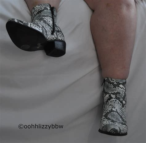 BBW Fat Claves In Ankle Boots 1 Pics XHamster