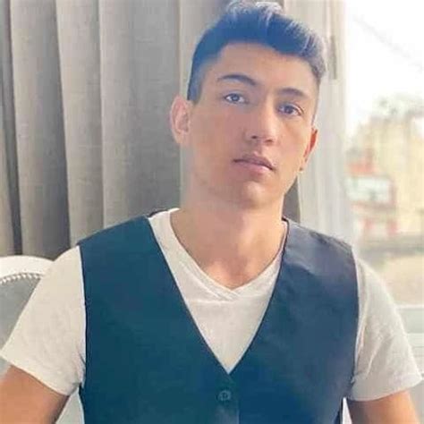 Hot Latino Felipe Kum Says He Loves His Gf Before Sucking Rodrigo El Santo S Cock Dick Rides