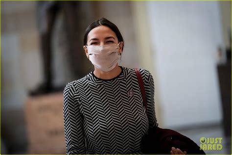 Alexandria Ocasio Cortez Says Twitter Stopped Working For Her After She Blasted Elon Musk For