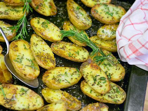 Rosmarinkartoffeln Vom Blech So Geht S Lecker Rezepte