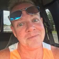 Fundador de programa de terapia de conversión para personas LGBT se declara gay y se disculpa