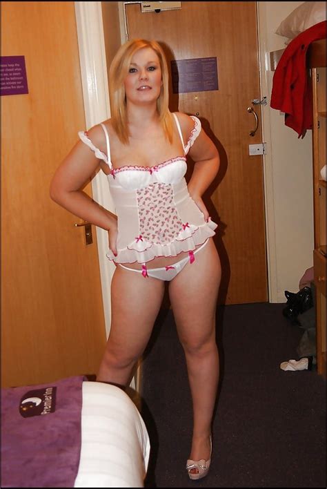 Chubby Blonde Hot X Porn Pic