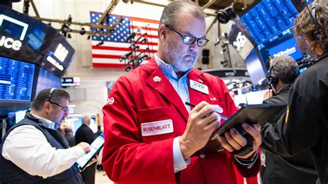 108061666-1731432520679-NYSE_Traders-OB-Photo-ALR-20241112-Press-7.jpg ...