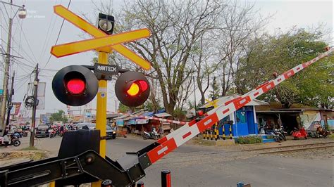 Palang Pintu Kereta Api Buatan Indonesia Perlintasan Ka Paling Baru